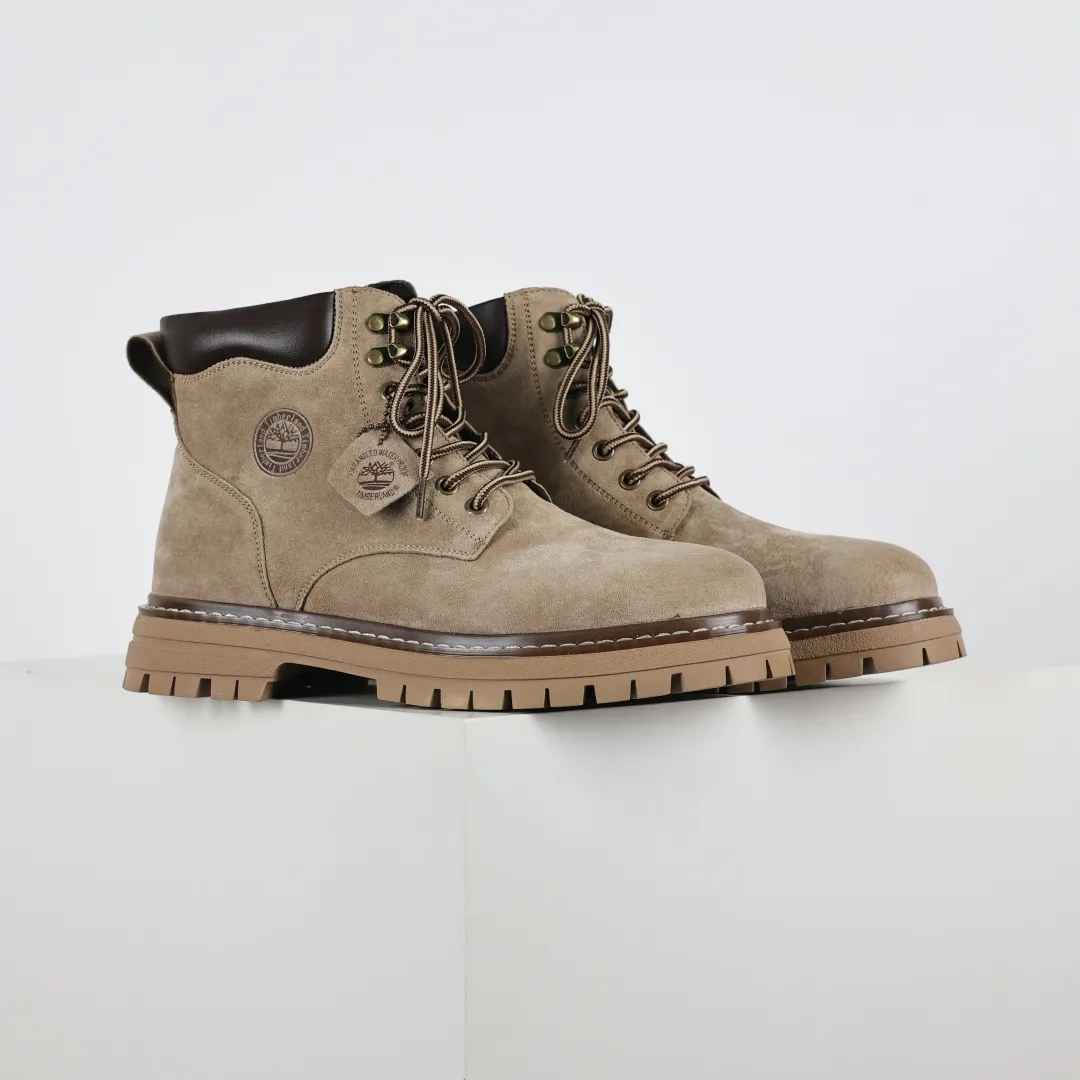 The price tag is 💰620. The core recommendation is good price. Timberland outdoor high-top casual rhubarb boots series #Guangdong Dachang quality. Original box and original packaging. Fashionable and trendy matching. The fabric is made of Italian 🇮🇹 top-grade frosted fine-grained cowhide. It is paired with anti-odor and anti-corrosion genuine leather latex insoles. The outsole and hardware are all made from original factory raw materials. The same process as the original Goodyear, never open the glue. Good products do not kill pigs. Exclusive launch on the entire network. The quality is beyond doubt. The complete set of official website unified packaging gives you a perfect wearing experience. It is of high quality and durable. A must-have for sportsmen. Specially designed to treat those who are not handsome. High-quality and first-class foot feel. Specially designed for cold protection and outdoor use this winter. Casual matching for daily use. Size: 38 39 40 41 42 43 44 (leather shoe size)